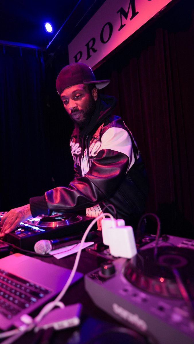 #QualityMusicForTheStreets 🎛️🎚️✔️

📸 <a href="/AyeLuhAirik/">🏧 AIRIK</a>