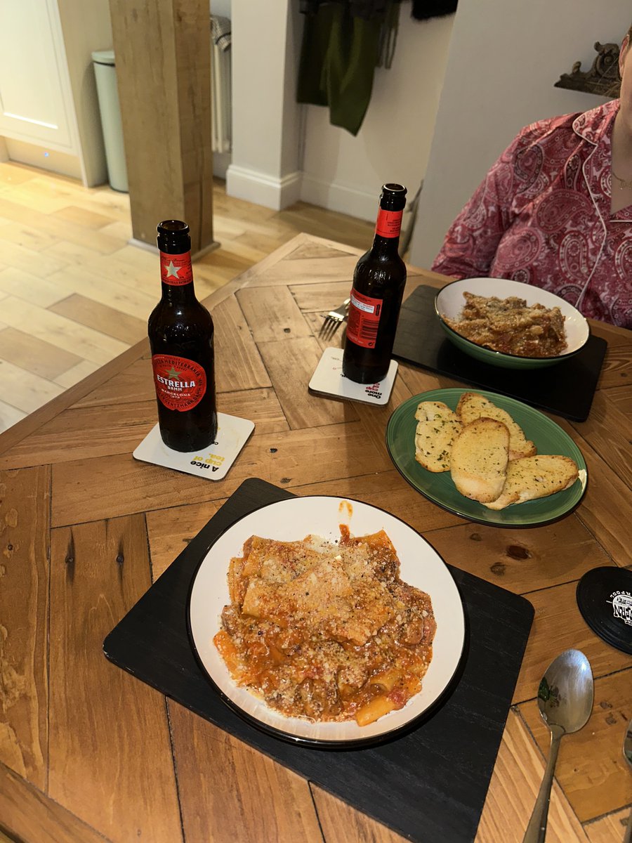 bg1703_'s tweet photo. Pasta &amp; Jigsaw night 🧩 https://t.co/iO8j6urFEU