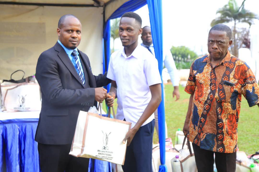 AmbWG_Uganda's tweet image. A good journalist journalist is not the one who is able to write the most sensational story but the one who writes the most truthful one. @DisanPro you a true definition of this statement. Congratulations from all of us at Office. You are heading for greatness.