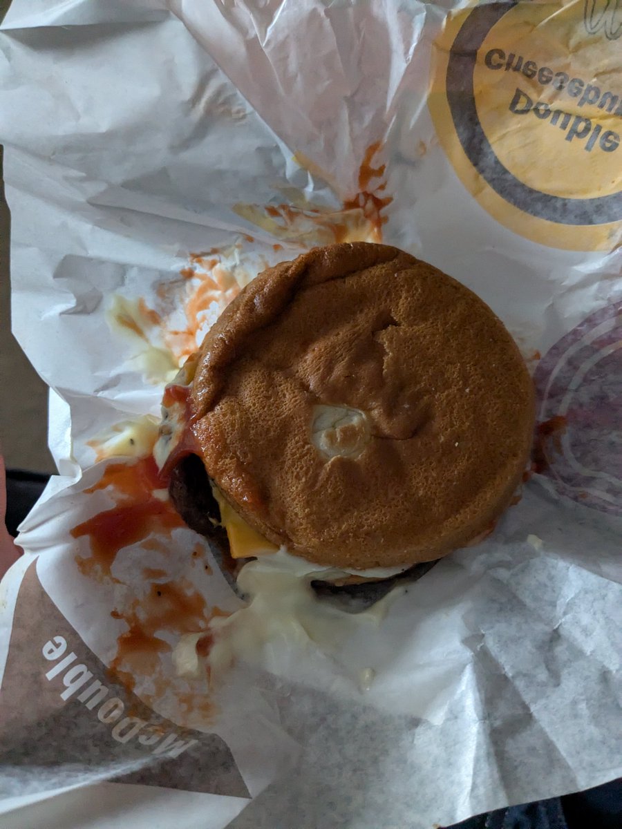 SE4LS_'s tweet image. This McDouble cost $3.19. Tired of McDonald's bullshit.