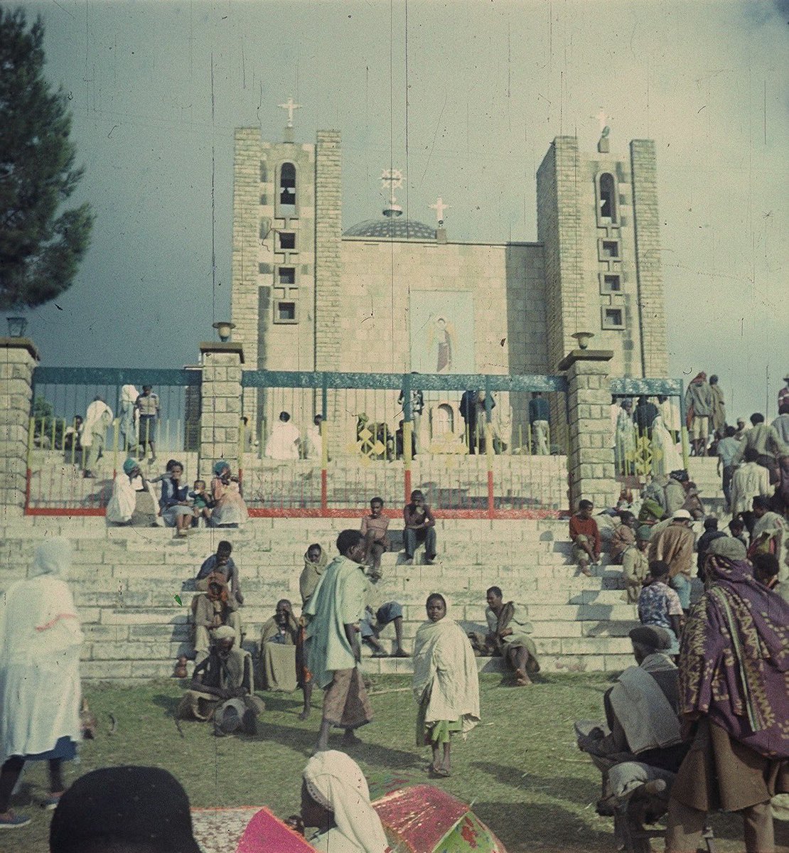 IvanGaidarov's tweet photo. Happy feast of #Saint_Gabriel βͺοΈ
Some 42 years ago on a pilgrimage at #Kolubi, #Ethiopia πͺπΉ
A most sacred place ππ»
π· Own https://t.co/CaMBisUyqL