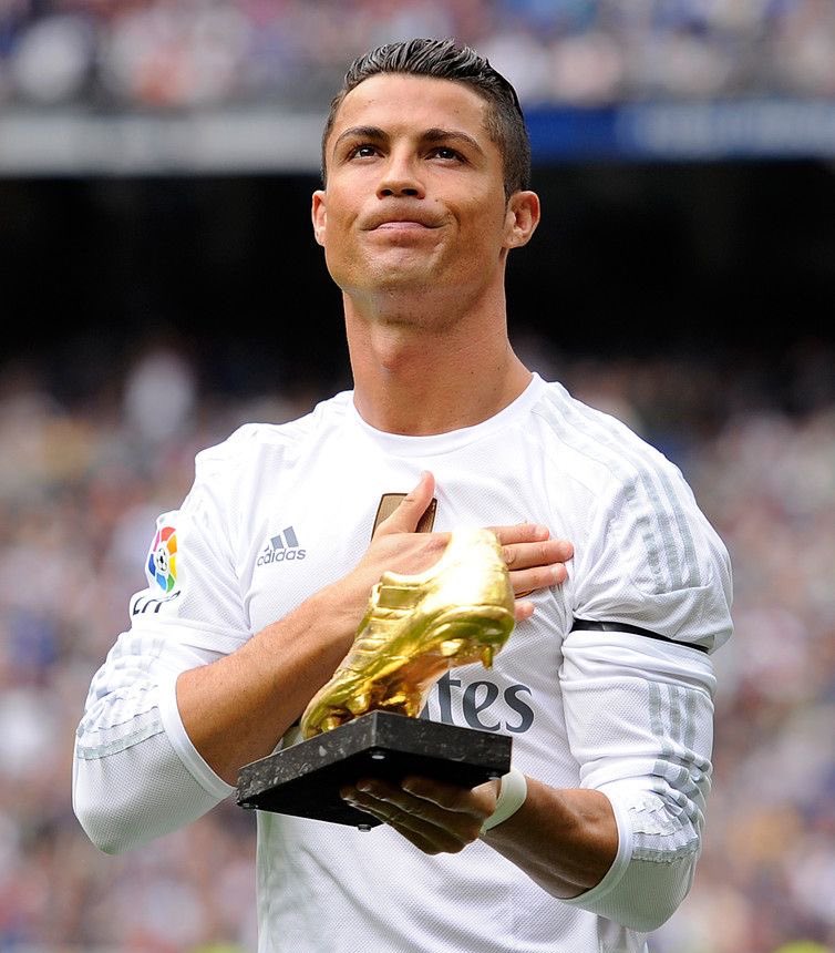 - Nunca tomó hormonas ilegales para ser quien fue
- Nunca jugó en un equipo que pagaba árbitros
- Nunca le organizaron 5 Eurocopas en 6 años para que ganara una
- Nunca tuvo a la mafia de UNICEF en UCL
- Nunca fue la protegida de FIFA

Gracias a Dios por hacerme fan de Cristiano.