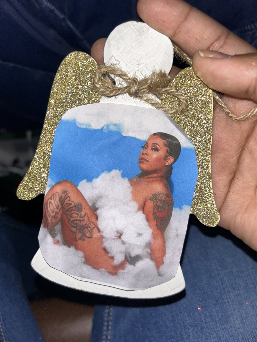 stuckwitjaii's tweet photo. SAM GIRLL MY SISTAAAA😂💗 the person anyone could count on, that I COULD COUNT ON 🥺 she lit up every room she walked in, my party girl 😭🥹 i’ll miss you so muchhhhh. your gone but your forever in my heart and never forgotten. Fly high Samiara I love you 🤍🕊️ #foreversam👯♀️ https://t.co/wmwKnblA8i