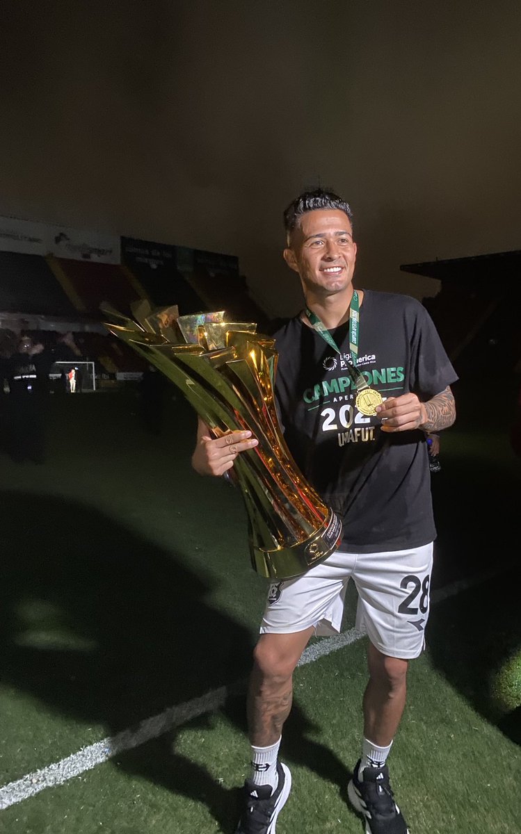 NASportsCR's tweet photo. Tómame una foto asi como que no estoy viendo,  @Gerson108028 🏆 https://t.co/sHS83ekrPE