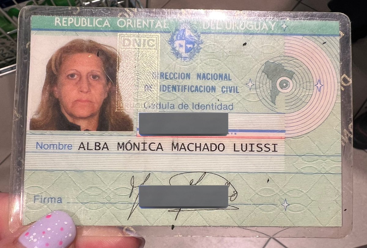 PAOLA_FIEGE's tweet photo. #ATENCIÓN #Piriápolis 

Acabo de encontrar la billetera con todas las pertenencias de Alba en el @devoto_uy de Av. Piria. Lo dejé en atención al cliente. 

Si alguien la reconoce por favor avísenle.  Muchas gracias https://t.co/Bire9SVvfR