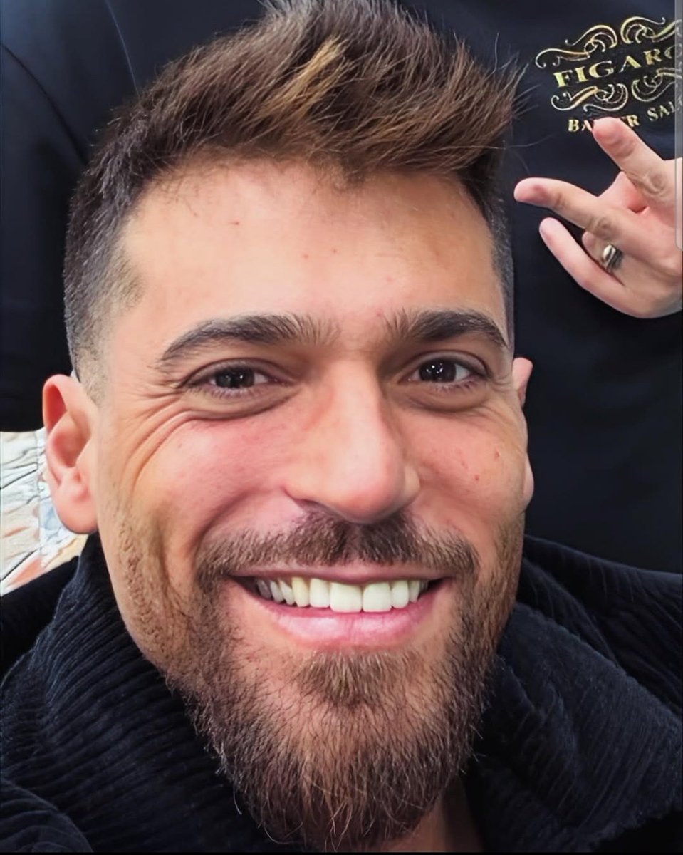 CanYamanCZ's tweet photo. Nový sestřih 😉(fotka č.1)

Na které fotce se vám líbí Can víc?

#CanYaman 
#CzechFansCanYaman https://t.co/mDgymvXjbh
