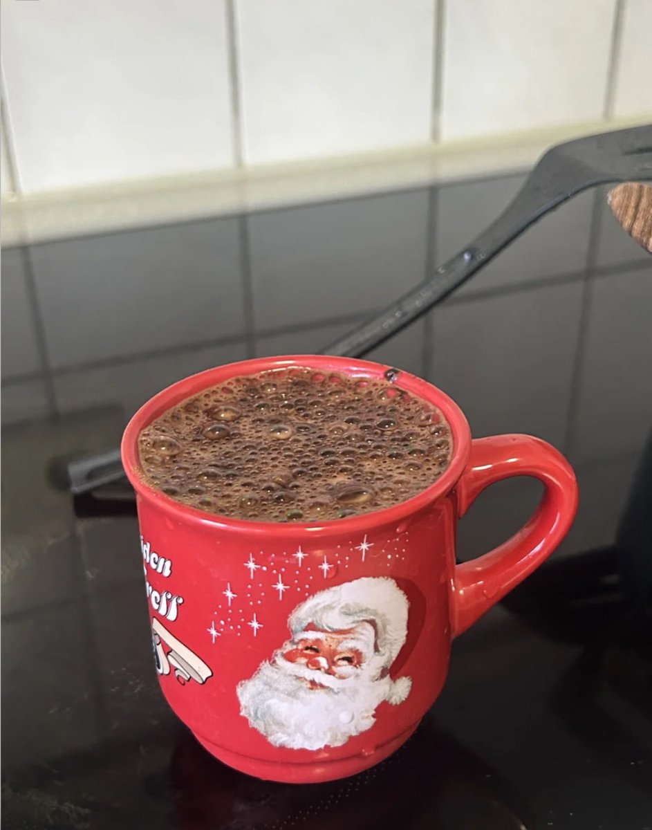 MuseInMotionV's tweet image. With Santa gone, the presents unwrapped, and the house quiet, it's not just the decorations we put away, and the inconsequential worries.But what is most precious are the memories of being with family and friends.That happiness is more important than all the Christmas…