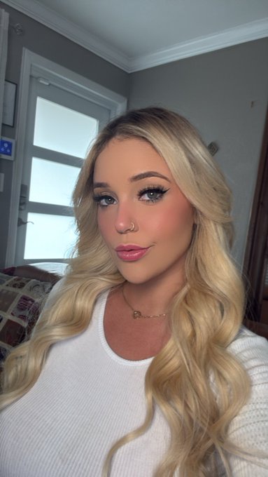 Watch Kali Roses 🌹's leaked NSFW photo on TwXstars