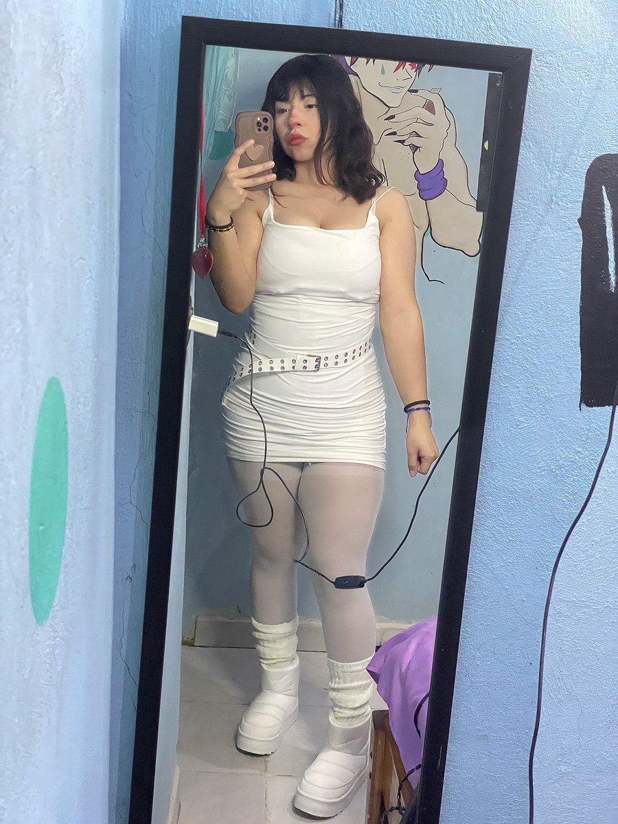 karitears's tweet image. casi año nuevo y aún no asimilo que estamos en 2024 😿