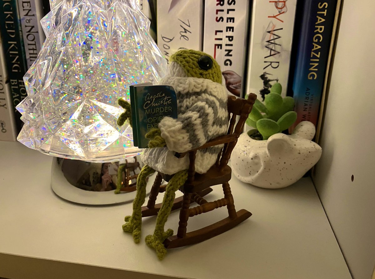 to be a knitted frog on a tiny rocking chair with a good book <3