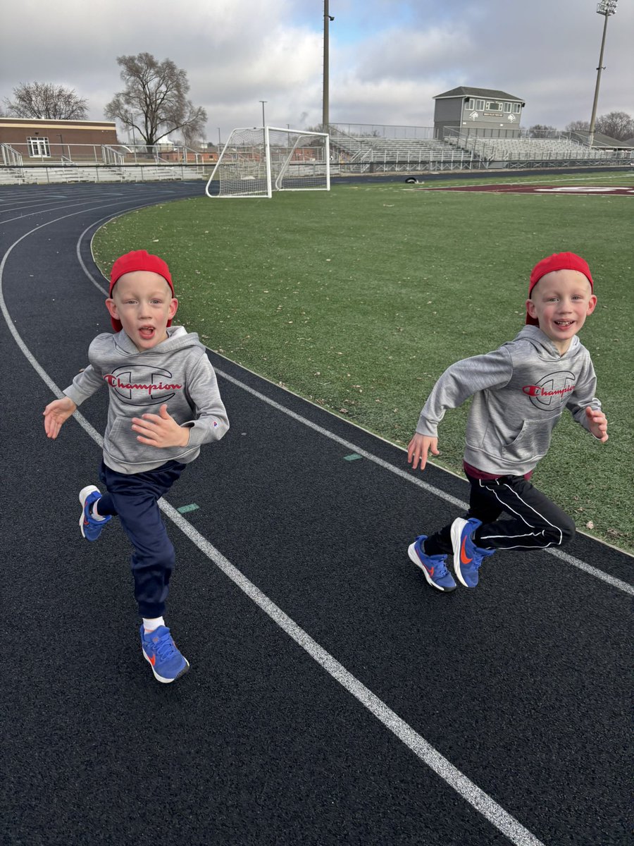 austinpink2's tweet photo. Proud of these little runners!
Their first ever mile - 9:57
#PinkFam https://t.co/tg3Ss4rYYr