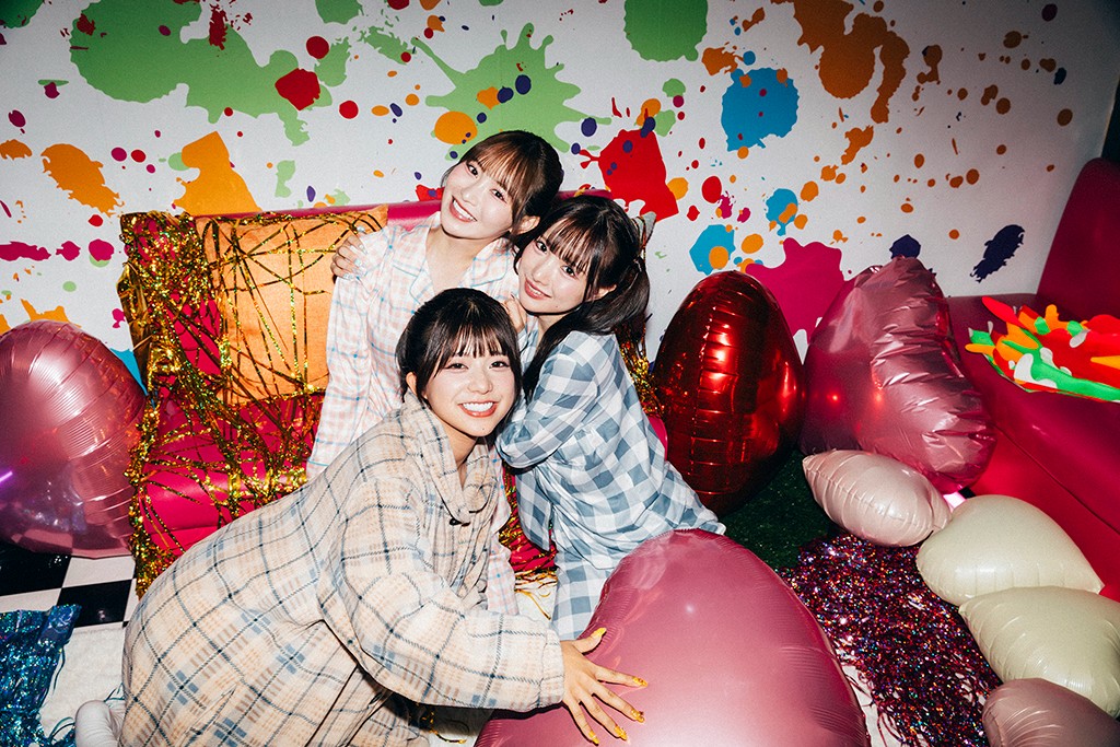 ねこまんまっ!!のMVオフショットです🌙✨

TVerにて無料見逃し配信中📺
https://t.co/ExYrdxaSEc

お気に入り登録❤️＆いいね👍もよろしくお願いします🌙

#月ともぐら
#お月ちゃん
#お月ちゃんのうた
@otsukichannouta

#小野六花
@onorikka
#佐々木さき
@_Sasaki_Saki_
#川越にこ
@kawagoeniko https://t.co/NnVw9TN7Dh