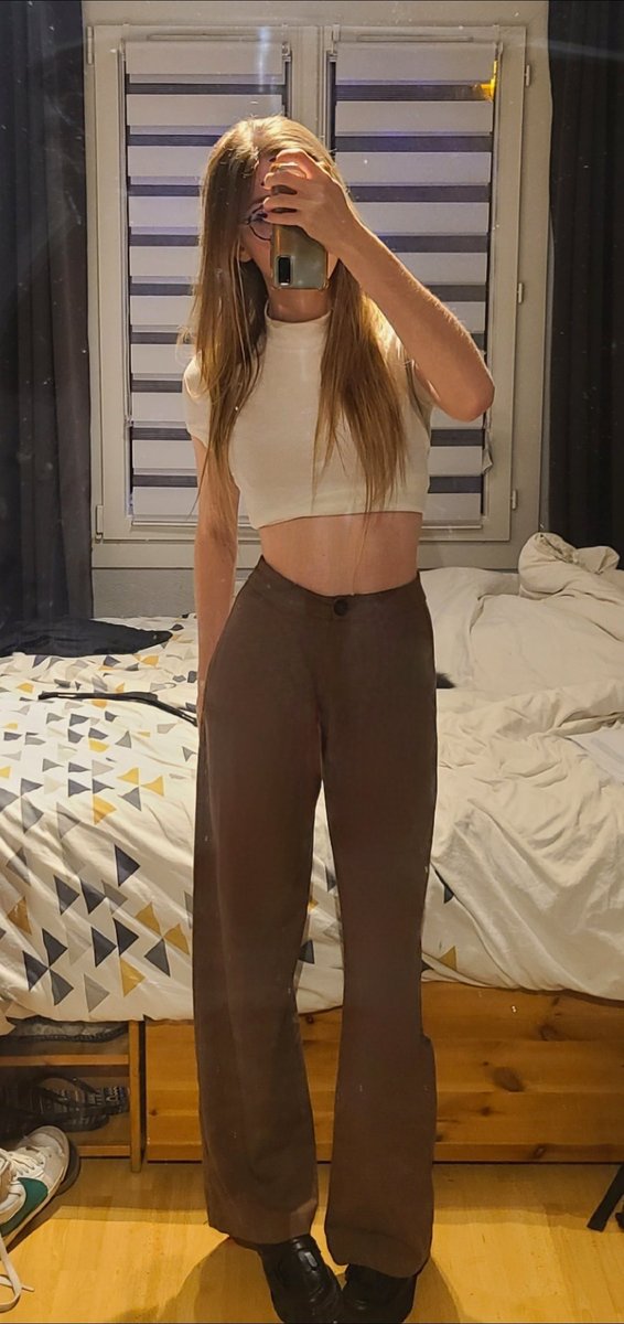 Shichou96's tweet image. de retour pour un repas de famille (22h j&apos;ai tjrs rien mangé) #marre #faim