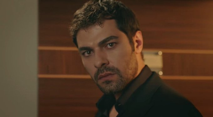 moonvibes1's tweet photo. Zeynep deception  ep 131
Halil ep 164⁉️🥹😡😍
#RüzgarlıTepe https://t.co/cNVdfbO88g