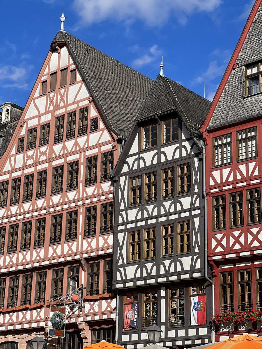 AlejandraaR11's tweet photo. Frankfurt que nivel, tiene lo mejor de ambos mundo https://t.co/PTTdBW2xbj