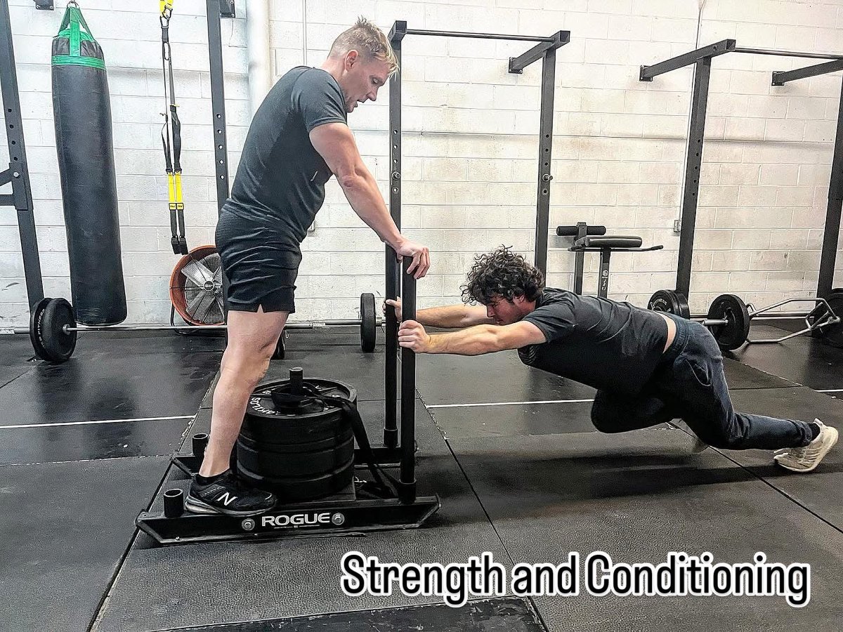 AHARRISFITNESS's tweet photo. If you are serious about getting fit then my S&amp; C classes are for you!!

The toughest but best group exercise classes around.

DM me now to get involved.
.
.
.
#denver #denverfitness #groupexercise #fitfam #strengthandconditioning https://t.co/lSekOb7XHI