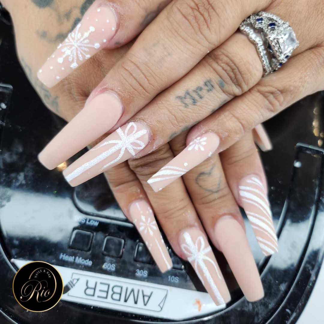 SouthsideSATX's tweet image. #SpaSaturday: Visit Rio Nails Bar at 📍 2318 SE Military Dr #105, San Antonio, TX 78223, for your luxury nail and pedicure services.  Walk-ins welcome or call📞210-870-5888 for an appointment. #RioNailsBar #SanAntonio #LiveFromTheSouthside