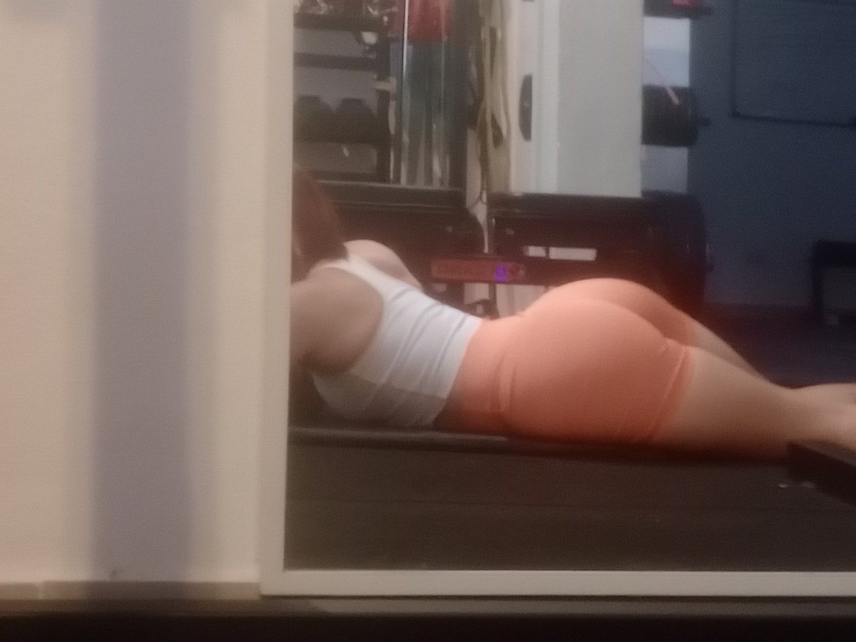 sadiearrt's tweet photo. Entrenamos? 💋❤️‍🔥 https://t.co/QiHZC3klJq