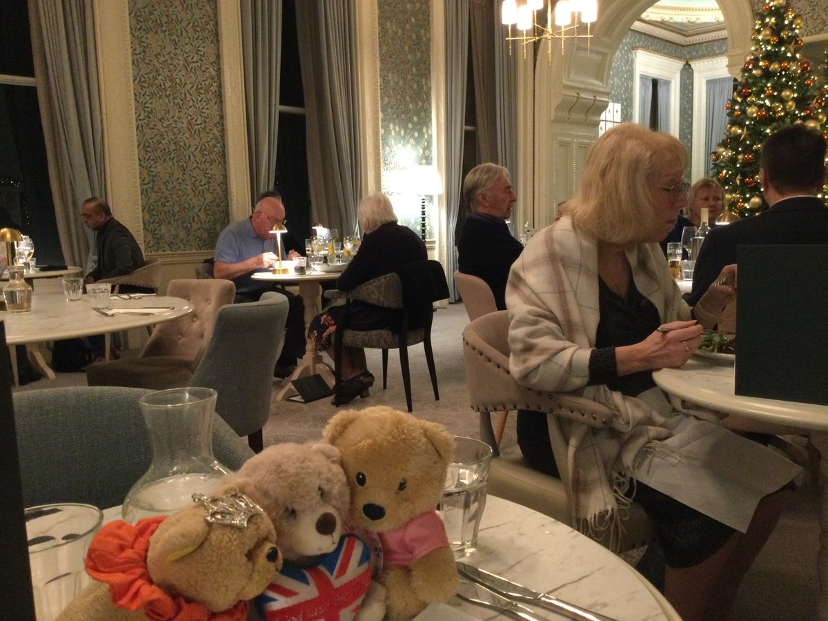 LondonChowClub's tweet photo. Day 2 #dinner @ #Warner #Heythrop Brasserie 32; #mushroom on toast, #fish stew an’ #espresso on vanila #icecream . https://t.co/kqsnbqp05s