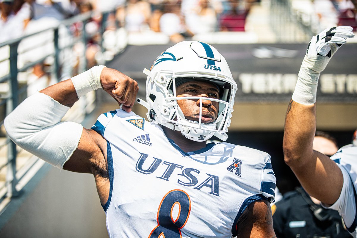 #UTSA linebacker Jimmori Robinson has entered the transfer portal. 

Robinson is the reigning American Athletic Conference Defensive Player of the Year.