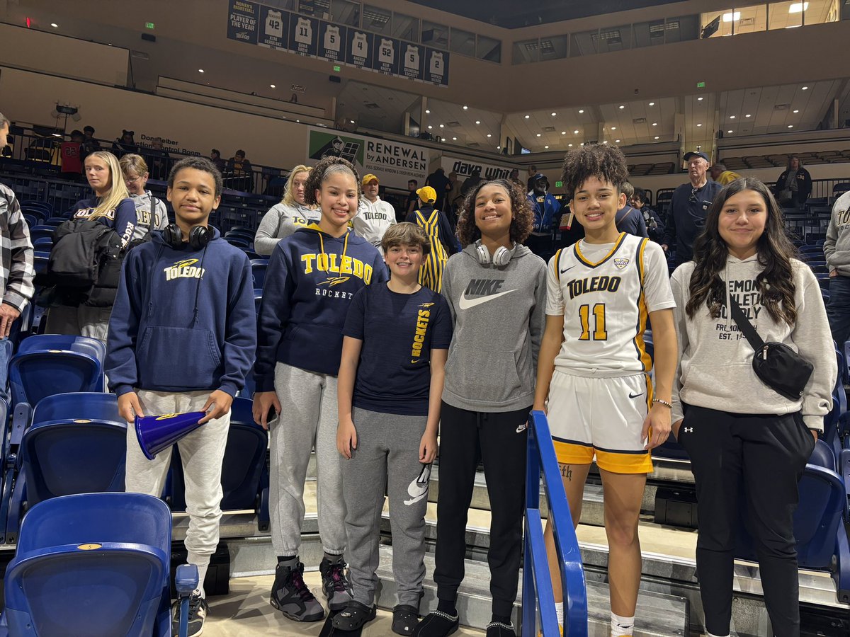 Very cool experience at the UT game today! Thank you to <a href="/coachjackie_21/">Jackie Alexander</a> , <a href="/G_Bogg/">Ginny Boggess</a> , and <a href="/CoachGeoff_/">Geoff Lanier</a>  for the opportunity to visit!! Looking forward to learning more about your program in the future! Go rockets!! <a href="/juanvela17/">Juan Vela</a> <a href="/vjhAlways100/">Always 100</a> <a href="/FRHS_Athletics/">Fremont Ross Athletic Department</a>