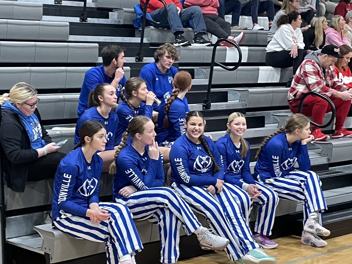 Boonville has the best warmups! ⁦<a href="/LadyPirateBall/">Boonville Lady Pirates Basketball</a>⁩ will play in the 4pm game here at the Jefferson Bank Classic at Capital City HS