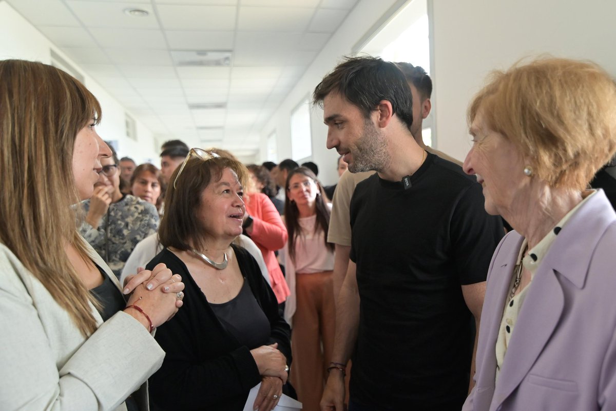 NachoTorresCH's tweet photo. COMPROMETIDOS CON QUIENES HACEN DE NUESTRA SALUD PÚBLICA UN EJEMPLO A SEGUIR

En el marco de su centésimo aniversario, inauguramos la nueva sala de Kinesiología del Hospital Zonal "Presidente Alvear" de Comodoro Rivadavia: una institución histórica, que supo ser el primer hospital de alta complejidad de la región patagónica y hoy es un modelo de gestión e innovación tecnológica, que garantiza el acceso a una atención sanitaria de calidad.

Como Gobierno Provincial, seguiremos acompañando y fortaleciendo a todas aquellas instituciones que integran el sistema público sanitario y que por su atención, esfuerzo y vocación, tanto nos enorgullecen a todos los chubutenses.