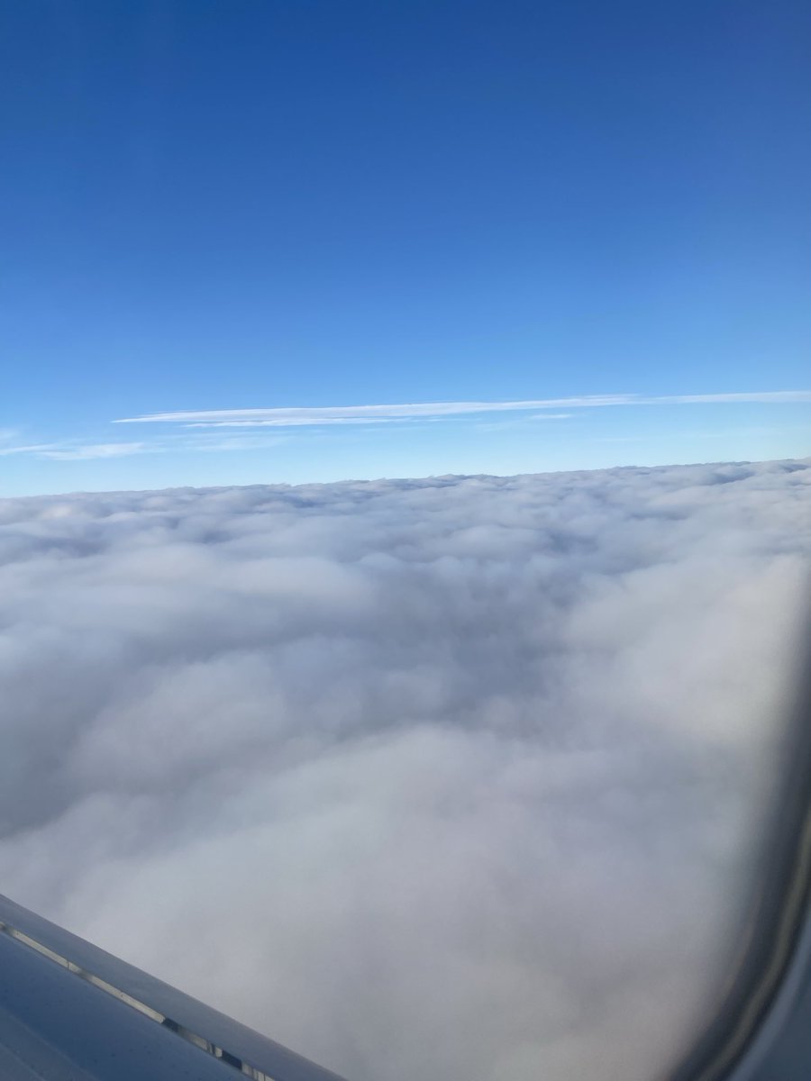 MadeleineCamy's tweet photo. This view: over the clouds! ⛅️ love it! 
😍😍😍😍
Nothing compares with the feeling you’re finally having, when, entering in Canada, they say: “welcome home”! 🏡 https://t.co/UhsLqUAGSx