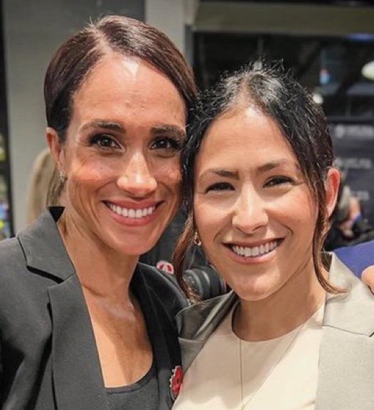 Meghan claims to be in her early forties, but does she look 43? She appears well over 50. Either she’s aging faster than anyone in Hollywood, or she’s lying about her age.