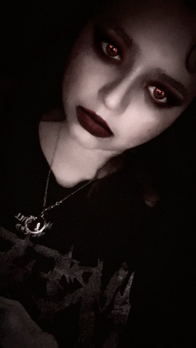 WildWitchReads's tweet photo. Time to see Nosferatu!! #nosferatu2024 https://t.co/9Q7uv730b0