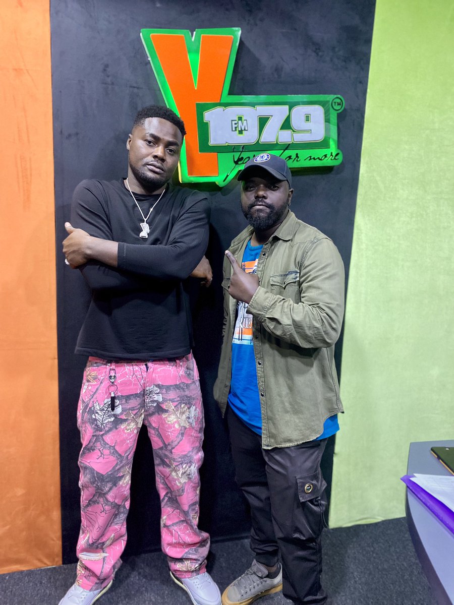 Yvngnori's tweet image. Thank you @Y1079FM for hosting me ! Myself and Sabrina Love had a great convo talking about Afrobeat! 🇬🇭 🇳🇬 #Apart 
 
Watch video : 
youtu.be/KE9D0ENJOgo