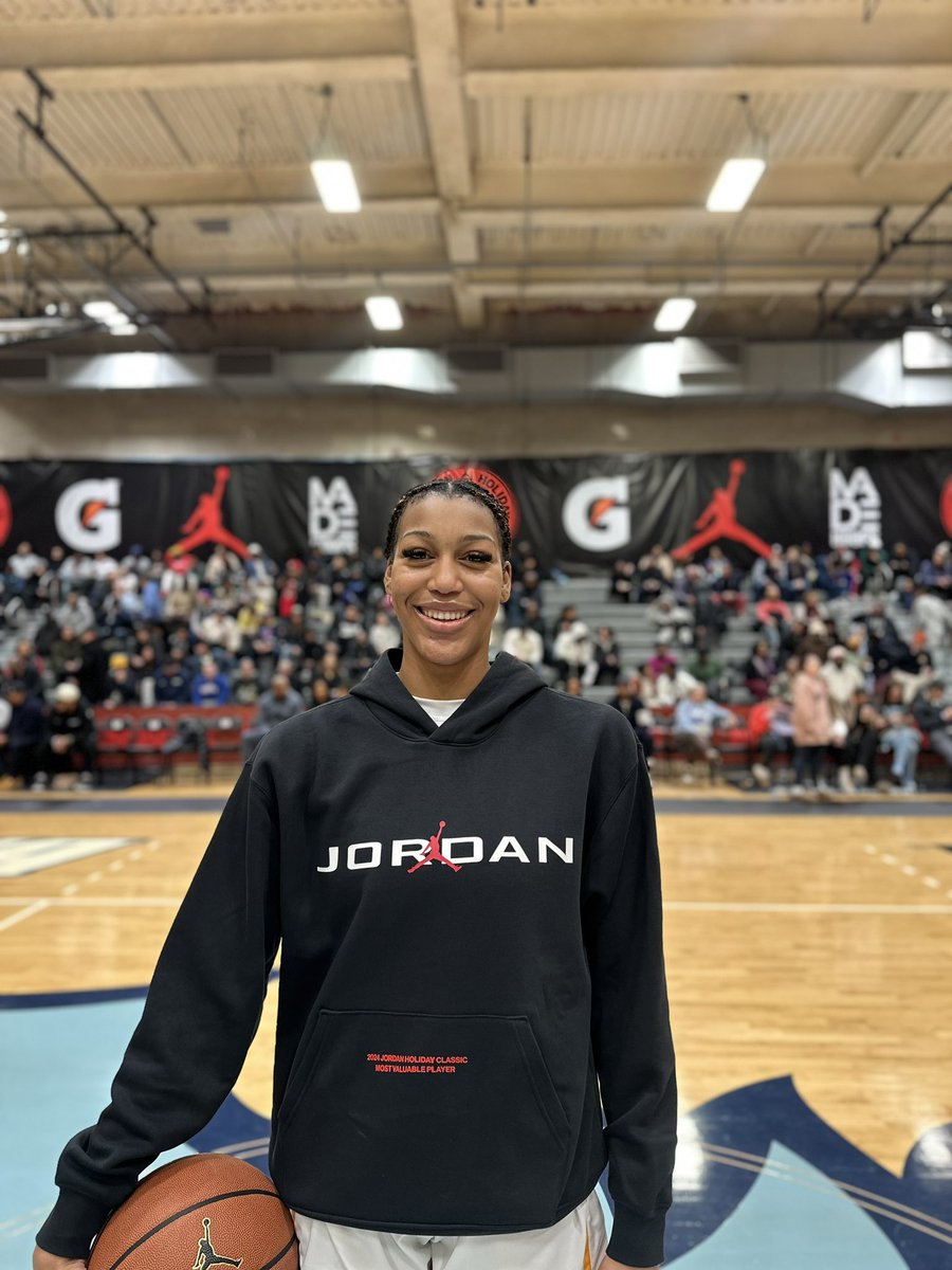 Trent Watson π (@trentw_23) on Twitter photo Georgia commit Zhen Craft earns MVP honors for <a href="/BMacLadyHoops/">Bishop McNamara WBB</a> in a big time win against Westtown girls.
Craftβs efficiency and ability to impact the game on multiple levels was evident, as she finished with 22 points & 11 rebounds on 11-15 shooting from the field. Georgia commit Zhen Craft earns MVP honors for <a href="/BMacLadyHoops/">Bishop McNamara WBB</a> in a big time win against Westtown girls.
Craftβs efficiency and ability to impact the game on multiple levels was evident, as she finished with 22 points & 11 rebounds on 11-15 shooting from the field.