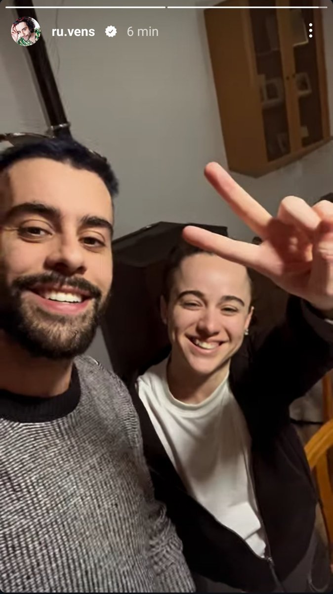 LourdesM03_'s tweet photo. #Ruscar28D
#Ruscar29D
#GH28D
#Ruscar29D
@ruvens__ 

Ruvens estaba desaparecido porque estaba con Clara, jugando a resolver misterios✨
Por cierto:
Sí! Somos unas intensas! 🤭
Y sí! Medio Twitter quisiéramos estar con vosotros en estos momentos 🥹💙 https://t.co/w5VYBSVRLI