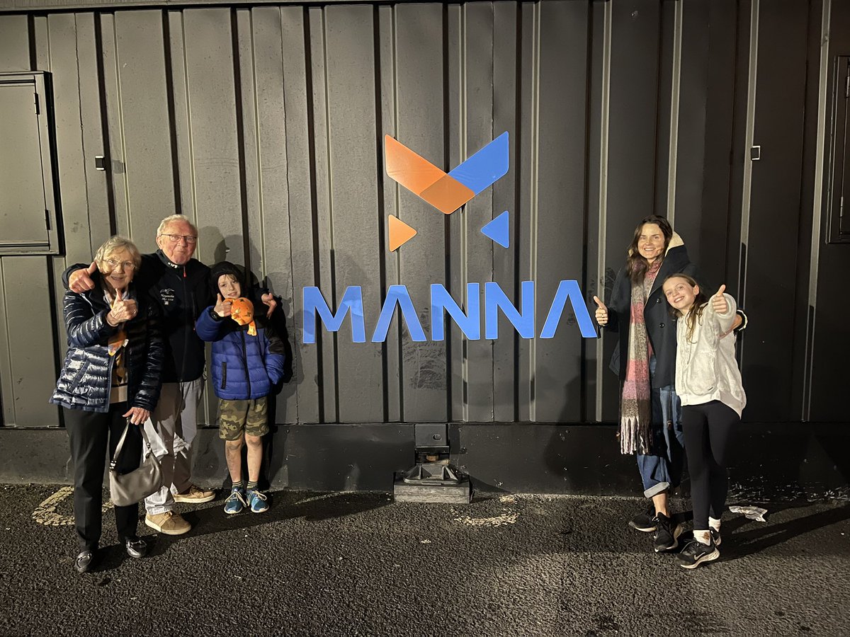 Super cool visit to <a href="/MannaAero/">Manna Air Delivery</a> tonight! Very impressive to see the setup in person. And even more impressive and inspirational to be hosted by <a href="/realBobbyHealy/">𝘽𝙤𝙗𝙗𝙮 𝙃𝙚𝙖𝙡𝙮</a> himself - thanks Bobby you gained a few more loyal supporters and customers tonight!