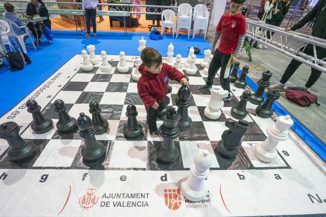 FDMValencia's tweet photo. 🎄No te pierdas el área deportiva que Fundación Deportiva Municipal te ha preparado en ExpoJove
❗4000 m2 de diversión y deporte:

🏓Tenis de mesa
♟️Ajedrez
🏀Baloncesto
🎾Tenis
🥋Kárate
👨🏼‍🦽🏀Baloncesto adaptado
🏉Rugby
🏑Hockey
🏐Colpbol
👟Multideporte
🚲Ciclismo

#ExpojoveVLC https://t.co/j6UlBwxkwT