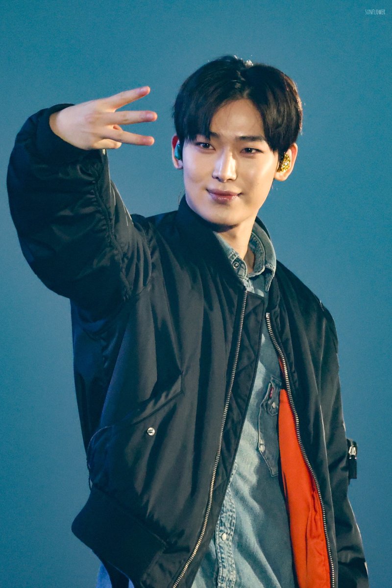 sunflower030624's tweet photo. 241229 soundcheck

#SUNOO #선우 #ソヌ 
#ENHYPEN #엔하이픈 https://t.co/vdoAPqin0T