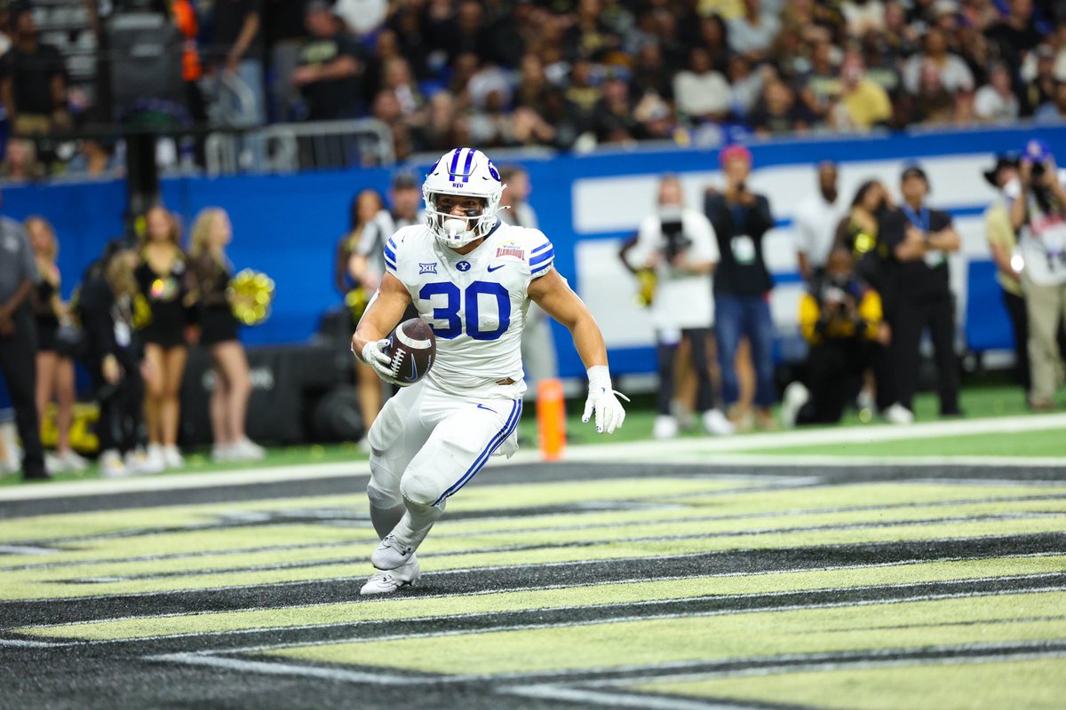 valeroalamobowl's tweet photo. Moa in the endzone 🏈 
#ValeroAlamoBowl https://t.co/F06x248AdX