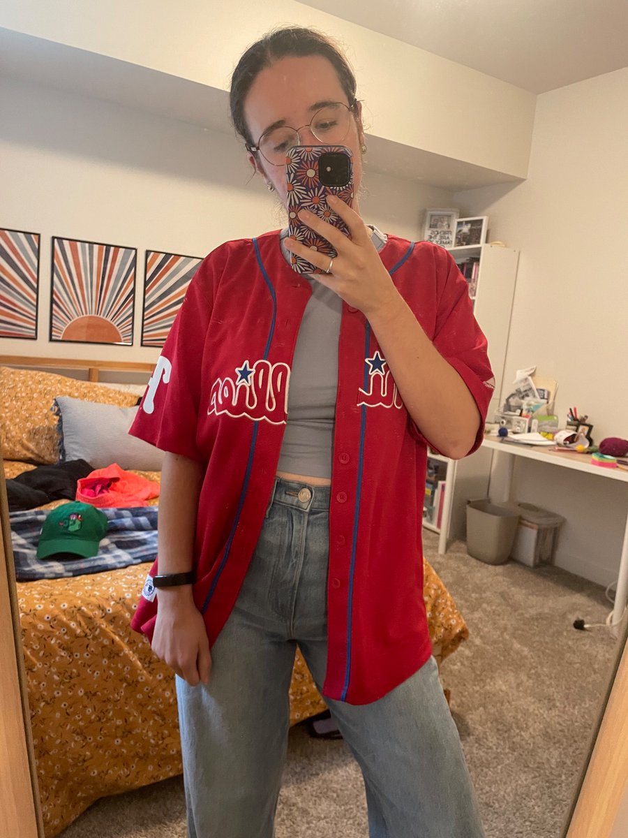 itsemilycat's tweet photo. hi all! welcome to my page ⚾️🪻

i am a:

- east coast girl in the pnw 🌲
- phillies fan since 2010 🔔
- stray kids/kpop enthusiast 🧭
- survivor super-ish fan 🌴
- math doctor 🧮
- hiking/nature lover 🥾

trying to grow an inclusive community of people who share my interests! https://t.co/iiJVKFnip0
