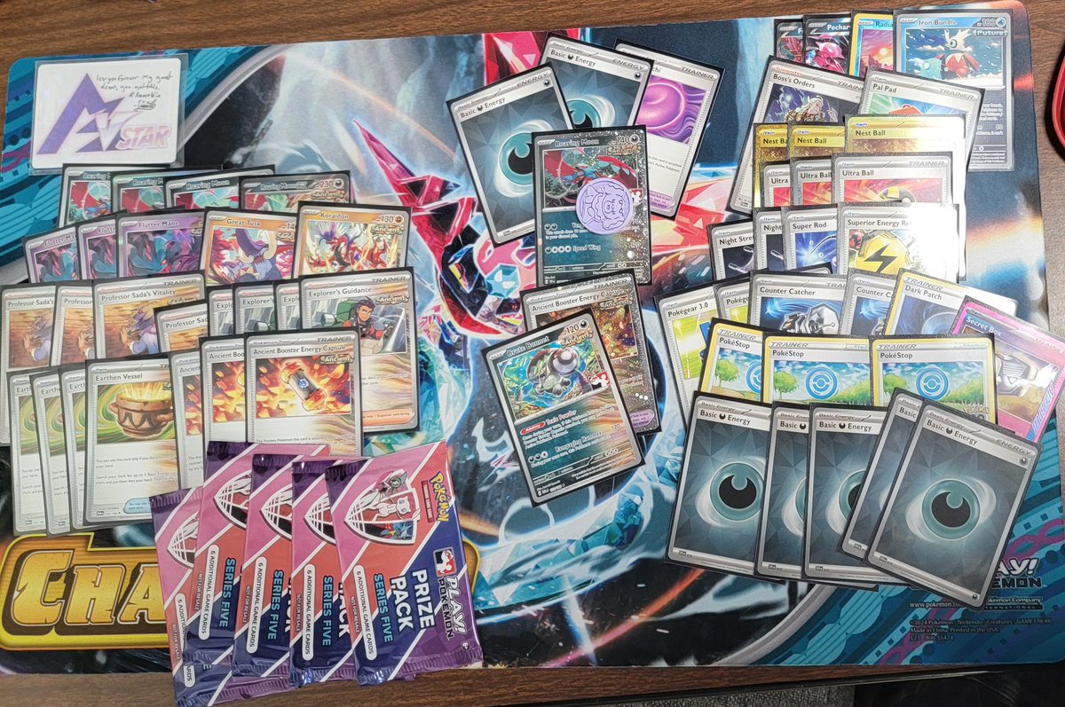 revyngeseeker's tweet photo. top 4 at dork den cup with @ZachLesagePTCG toronto 60. 2 JUDGE CALLS TODAY, im tired. shoutouts to @Paniicblossom for the coin and the vstar no points I have 3 wins and 1 t4 already #awarewin #notabot #chodebonnet #princesswand https://t.co/buTTK4nYKS