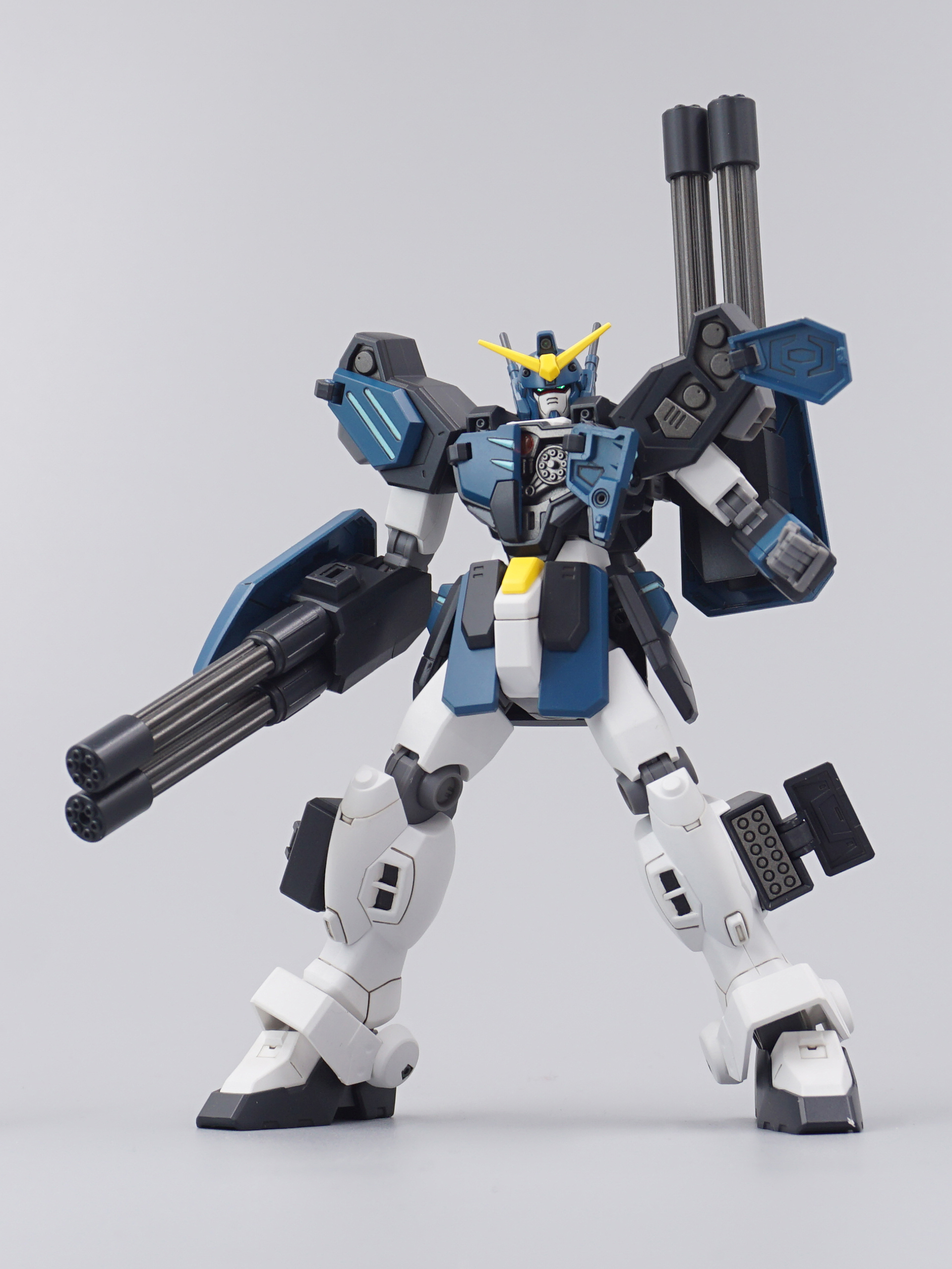 MG 1/100 ガンダムヘビーアームズ改 EW│株式会社BANDAI - ロボット