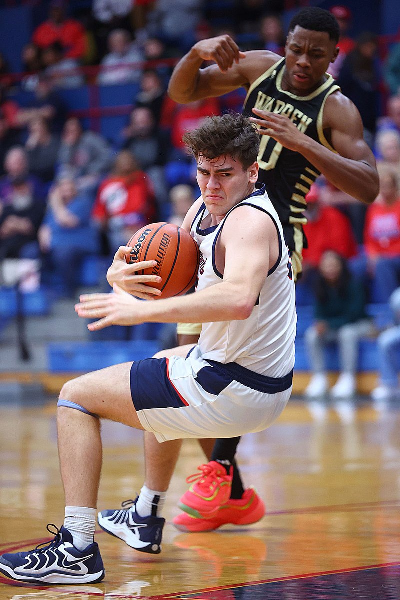 TimBathKT's tweet image. Kokomo defeats Warren Central 76-71 in holiday tournament. More photos at: kokomotribune.com/sports/basketb…