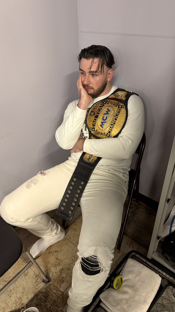 RyanZukko's tweet photo. Same vibes๐
#ANDNEW #ProWrestling #Champion #TooSlick https://t.co/twGJYgxchK
