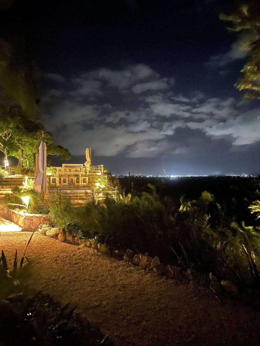 Ceo_Clerhp's tweet image. Otra noche mágica en @LARIMARCITY Venir aquí es algo que me inspira profundamente. Estoy deseando compartir esto con todos nuestros nuevos amigos y vecinos. @clerhp