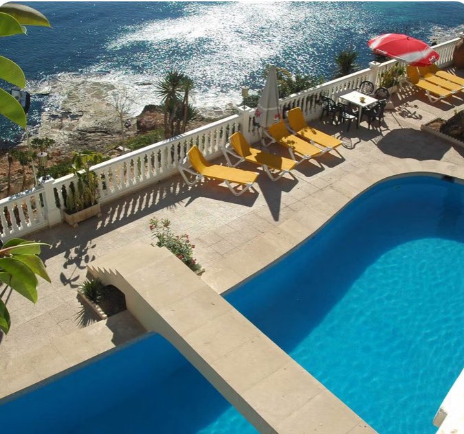 That’s my new years sorted…… sun beach and beer leave on 30th and back in new year 😳