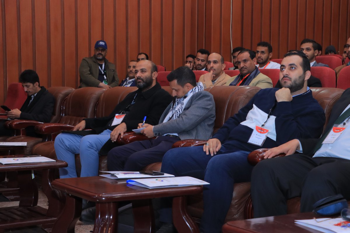 GDGSanaa's tweet photo. #صور7
لحظات لا تُنسى مع مجتمع المطورين في DevFest 2024 شكرًا لجميع الحضور على مشاركتهم وطاقتهم الإيجابية.
بقية الصور:
https://t.co/CNQzyhX6tX

#DevFestSanaa2024
#GDG_SANAA
#GDGSANAA
#GDG_YEMEN
#DevFest2024 https://t.co/P5WvHyXW7j