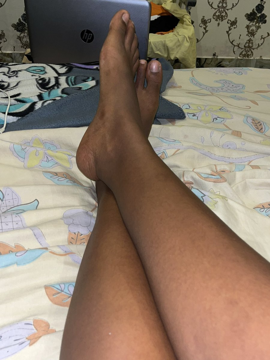 So, who am I walking all over?

#feetworshi̇p #feetpics #feetfetish #footworship