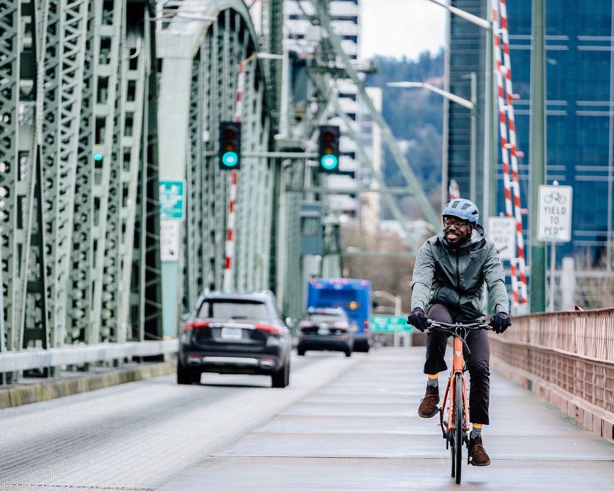 showerspass's tweet image. Rolling through the city, turning heads and avoiding near misses with taxis. The ultimate urban adventure, part ride, part obstacle course!

#ShowersPass #WaterproofGear #AllElementsCovered