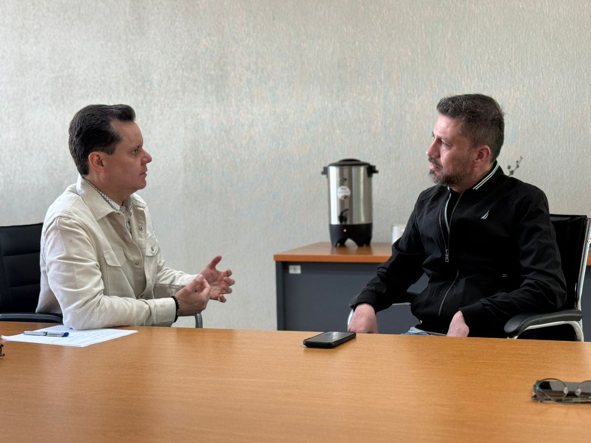 lic_aguadohdez's tweet photo. Fue un gusto platicar con el presidente del #CCE Consejo Coordinador Empresarial, mi querido amigo Raúl Montelongo, de la mano vamos a detonar estrategias de los Corredores Económicos del Bienestar, el motor que ha construido la Presidenta #ClaudiaSheinbaum y el Secretario de #Economía @m_ebrard 
Estamos operando bajo indicación de Carlos @Candelaria___ el coordinador nacional de los Corredores, para materializar los proyectos y potencializar las vocaciones del Estado de Durango.