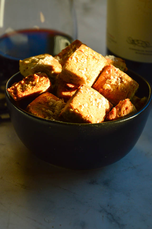 aodenwalder's tweet photo. Favorite Cocktail Cheese Biscuits - This Is How I Cook 
These mini cocktail biscuits are crunchy and salty and better than a cocktail!
https://t.co/YgPwO5LiqE https://t.co/tLeqHPqTl8
