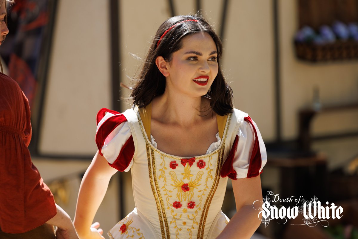 snowwhitehorror's tweet photo. #snowwhite #evilqueen #fairytail #grimm #grimmfairytales #deathofsnowwhite #thedeathofsnowwhite #darkdisney 📸
@alleyrutzel https://t.co/vbCBv1wx2R